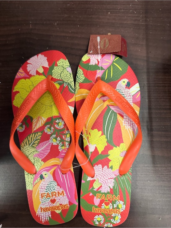 Havaianas Accessories - Farm Rio Havaianas Tropical Parrot Flip Flops